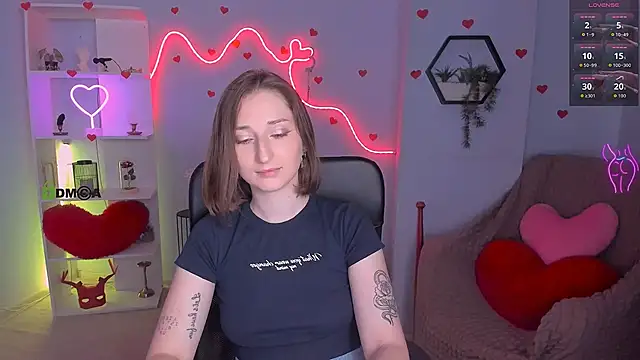 eva smiith  online show from June 12, 2026, 5:49 am