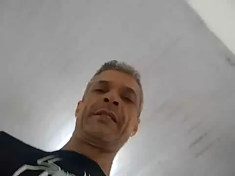 Snapshot of BrenoAvelar chatting on June 26, 2026, 5:08 pm BrenoAvelar online show from June 26, 2026, 5:08 pm