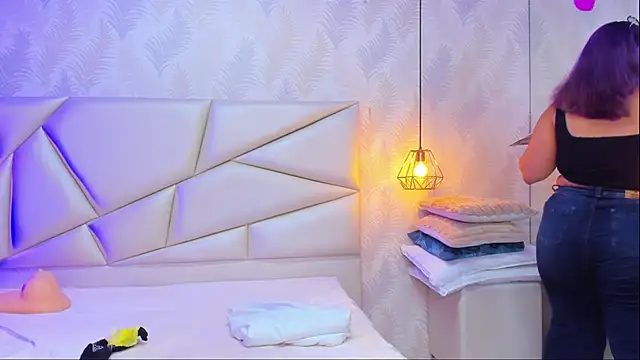 lulukawai16 online show from September 15, 2025, 7:25 pm