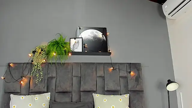 RiriiBrunette   online show from September 20, 2025, 8:25 pm