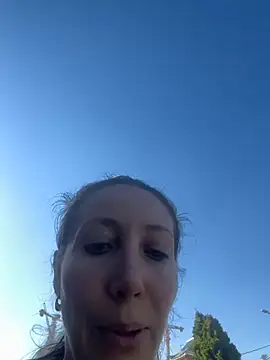 HellaryTourent online show from September 10, 2025, 12:37 pm