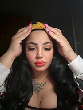 sexybunny18255 online show from October 15, 2025, 8:06 pm