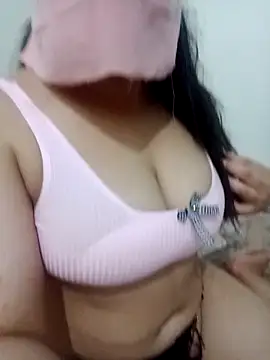 Queen-15 online show from October 28, 2025, 11:58 pm