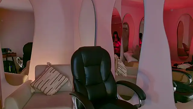 Snapshot of AgathaKondo_ chatting on February 10, 2026, 8:52 pm AgathaKondo online show from February 10, 2026, 8:52 pm