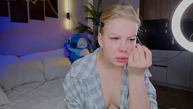 emilyshepar d online show from April 23, 2026, 2:29 am