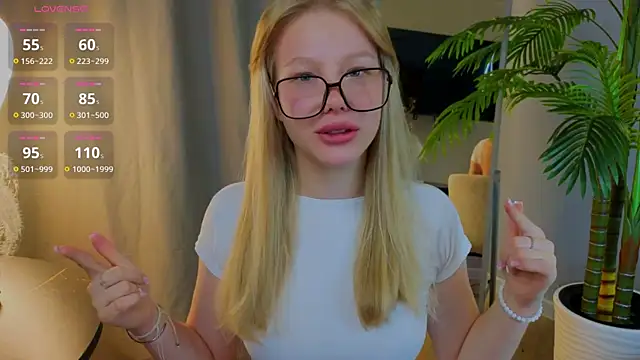 Snapshot of emilyshepar_d chatting on September 24, 2025, 1:57 am emilyshepar d online show from September 24, 2025, 1:57 am