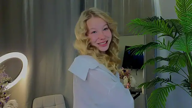 Snapshot of emilyshepar_d chatting on September 18, 2025, 1:41 am emilyshepar d online show from September 18, 2025, 1:41 am