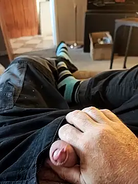 Snapshot of hubbyfun19 chatting on March 28, 2026, 5:14 pm hubbyfun19 online show from March 28, 2026, 5:14 pm