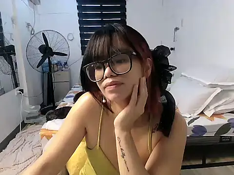 eattmebabyy online show from July 10, 2026, 7:41 am