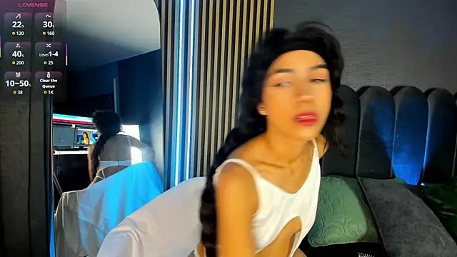 Gina 77 online show from November 25, 2025, 7:47 pm