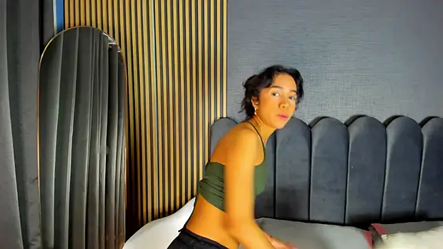 Gina 77 online show from January 16, 2026, 7:40 pm