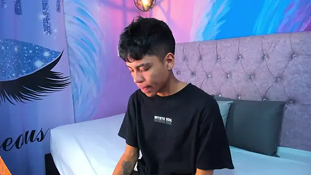 MaxiWildd online show from February 17, 2026, 1:30 pm