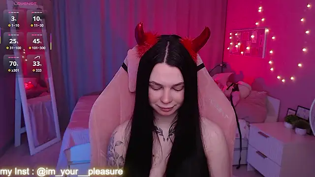 Michela Fruet online show from March 5, 2026, 1:02 am