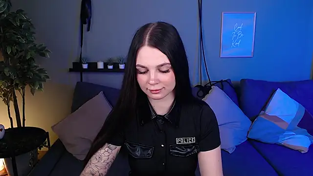 Michela Fruet online show from September 18, 2025, 1:08 am