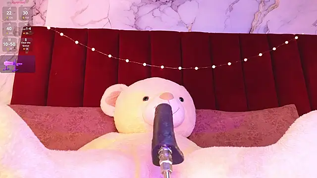 PrincePoppy online show from November 21, 2025, 8:41 pm