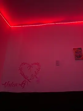 Snapshot of Valen_G111 chatting on November 11, 2025, 1:39 pm Valen G111 online show from November 11, 2025, 1:39 pm