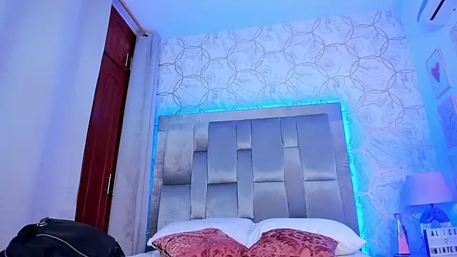 AlliceWinter online show from October 6, 2025, 12:50 pm