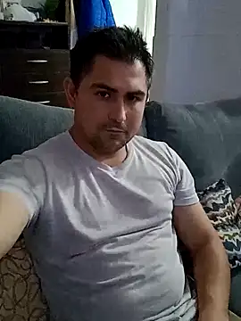 Bradd 32 online show from May 16, 2026, 2:21 am