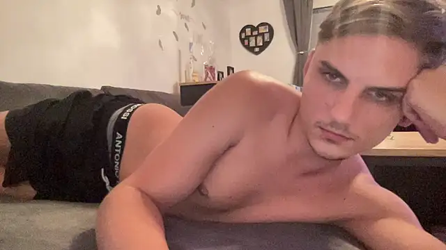 Sweetbooy90 online show from September 21, 2025, 3:17 pm