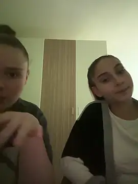 FemmeAffair online show from February 4, 2026, 11:33 pm