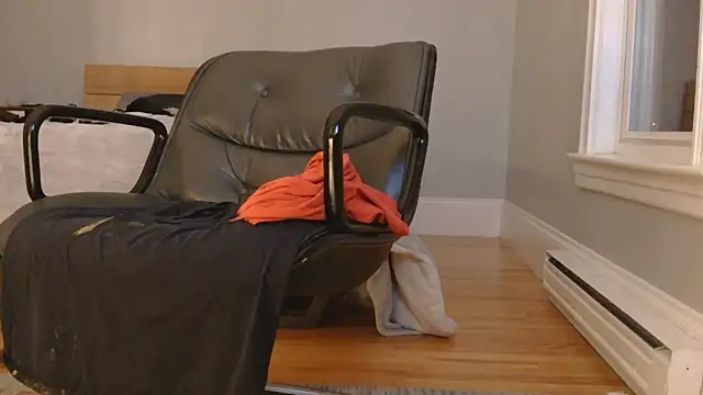 Snapshot of hungbottom603 chatting on December 15, 2025, 11:42 pm hungbottom603 online show from December 15, 2025, 11:42 pm