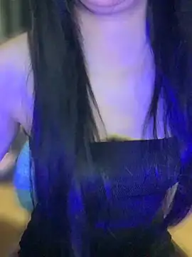 Linhtruong  online show from May 6, 2026, 1:09 am