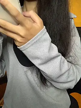 Nhinhi18 online show from October 7, 2025, 3:46 pm