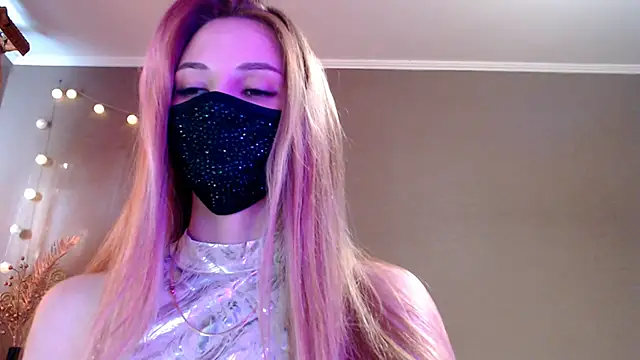 Iris lave online show from May 3, 2026, 3:59 pm