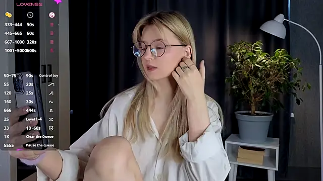 zegoii online show from November 13, 2025, 12:42 pm