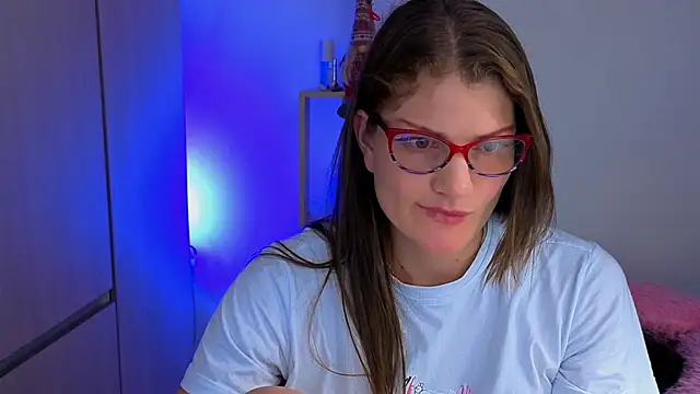 Camila-ventura online show from December 5, 2025, 8:06 pm