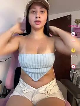 lucy grey25 online show from May 6, 2026, 3:05 pm
