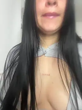 lucy grey25 online show from February 6, 2026, 1:51 pm