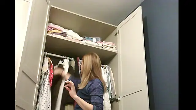 Ginger-bb online show from December 15, 2025, 7:36 am