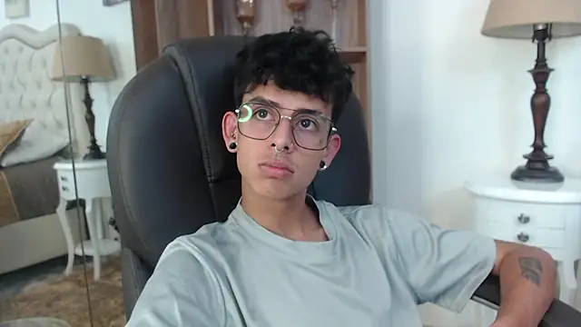 Ibratxandy online show from April 24, 2026, 6:54 pm