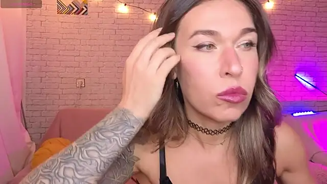 ReginaFoXXXy online show from September 26, 2025, 11:28 am