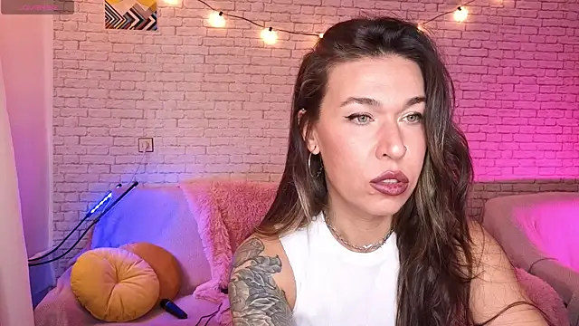 ReginaFoXXXy online show from October 20, 2025, 9:10 am