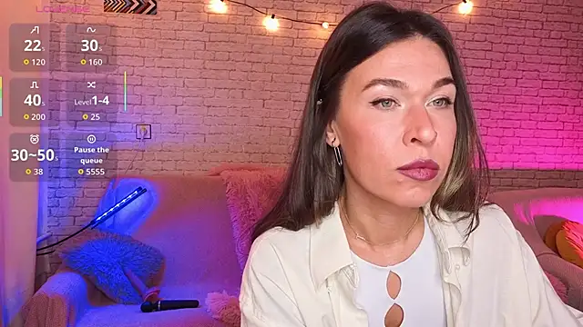 ReginaFoXXXy online show from October 17, 2025, 11:56 am