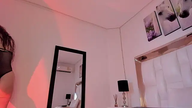 SamanttaMilf online show from October 5, 2025, 3:14 pm