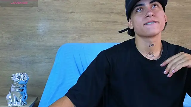 Snapshot of Stiven_Benet_ chatting on September 25, 2025, 4:24 pm Stiven Benet online show from September 25, 2025, 4:24 pm