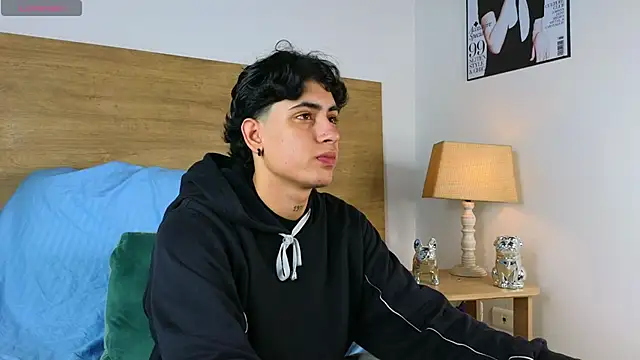 Snapshot of Stiven_Benet_ chatting on October 16, 2025, 2:47 pm Stiven Benet online show from October 16, 2025, 2:47 pm