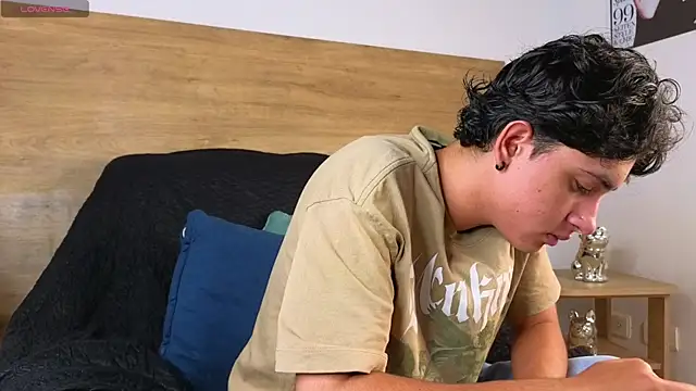 Snapshot of Stiven_Benet_ chatting on October 10, 2025, 10:49 am Stiven Benet online show from October 10, 2025, 10:49 am