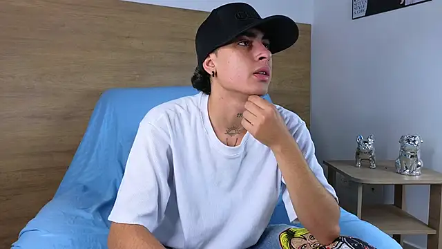 Snapshot of Stiven_Benet_ chatting on October 24, 2025, 12:48 pm Stiven Benet online show from October 24, 2025, 12:48 pm