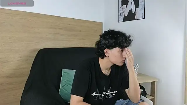 Snapshot of Stiven_Benet_ chatting on November 5, 2025, 8:23 pm Stiven Benet online show from November 5, 2025, 8:23 pm