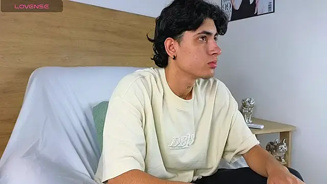 Snapshot of Stiven_Benet_ chatting on November 1, 2025, 12:54 pm Stiven Benet online show from November 1, 2025, 12:54 pm