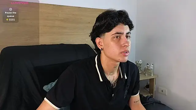 Snapshot of Stiven_Benet_ chatting on September 13, 2025, 11:54 am Stiven Benet online show from September 13, 2025, 11:54 am