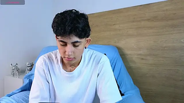 Snapshot of Stiven_Benet_ chatting on September 12, 2025, 1:11 pm Stiven Benet online show from September 12, 2025, 1:11 pm