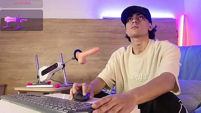 Snapshot of Stiven_Benet_ chatting on November 14, 2025, 2:43 pm Stiven Benet online show from November 14, 2025, 2:43 pm