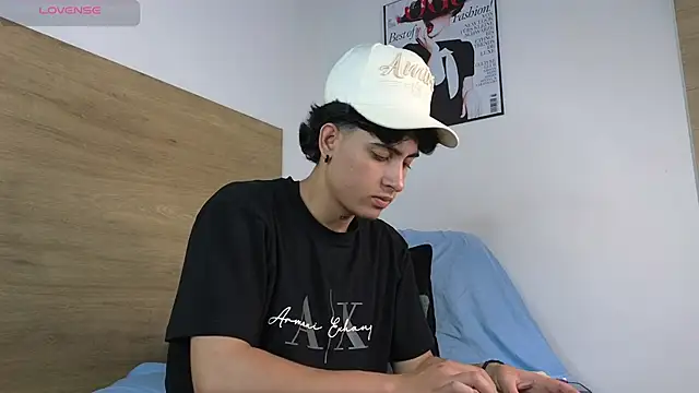 Snapshot of Stiven_Benet_ chatting on September 16, 2025, 2:18 pm Stiven Benet online show from September 16, 2025, 2:18 pm