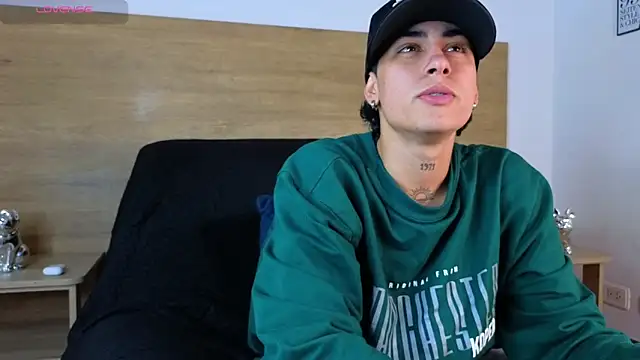 Snapshot of Stiven_Benet_ chatting on September 29, 2025, 9:53 pm Stiven Benet online show from September 29, 2025, 9:53 pm