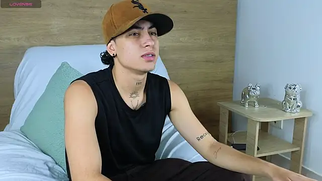 Snapshot of Stiven_Benet_ chatting on October 26, 2025, 5:13 pm Stiven Benet online show from October 26, 2025, 5:13 pm